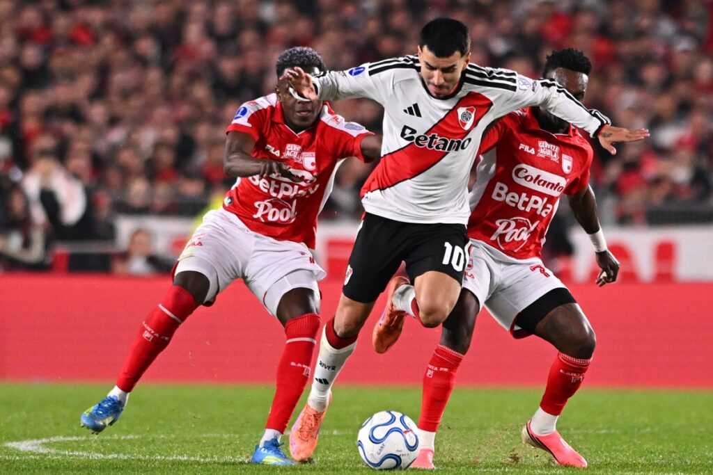 Depois de 22 cobranças, Santa Fé elimina River Plate nos pênaltis e pega o Vasco apos-22-cobrancas,-santa-fe-elimina-river-plate-nos-penaltis-e-pega-o-vasco